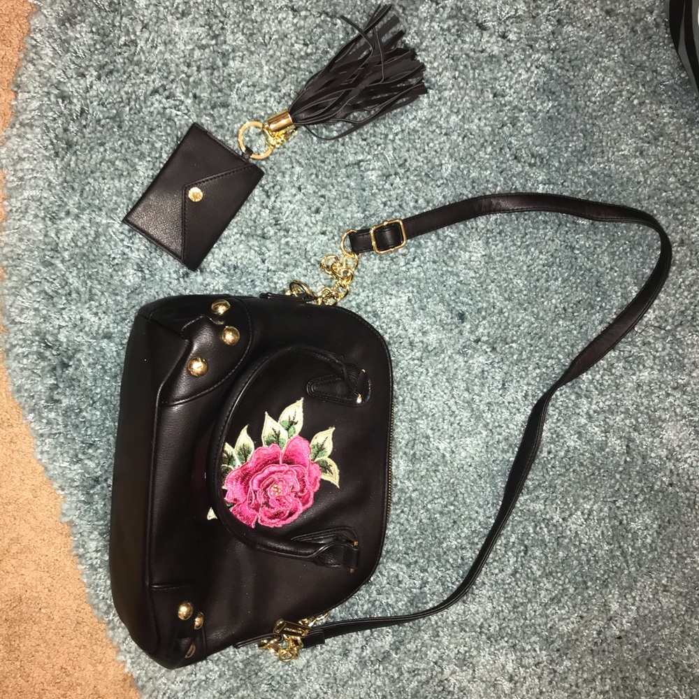 Steve Madden purse rose embroidered